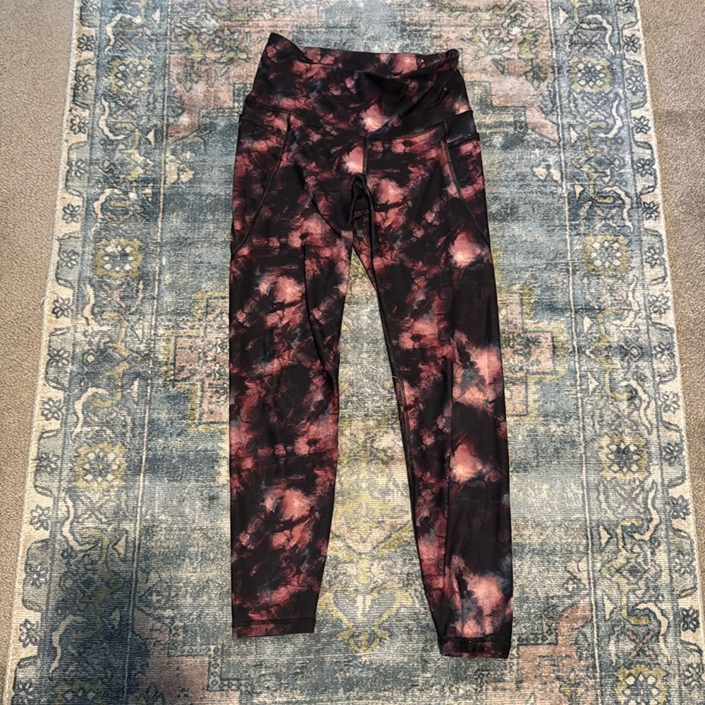 Old Navy Active High-Rise Leggings Dark purple and blush art print, side pockets